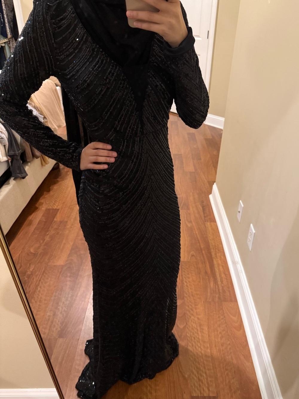 Elegant Black Sequin Long Sleeve Evening Dress